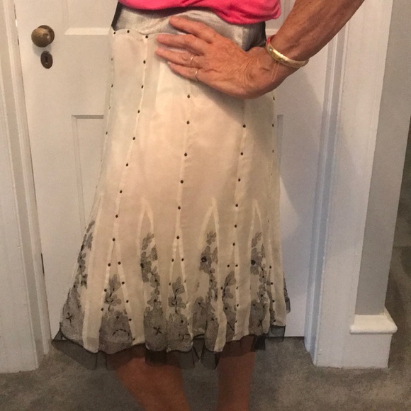 Skirt - Picture 2 of 7